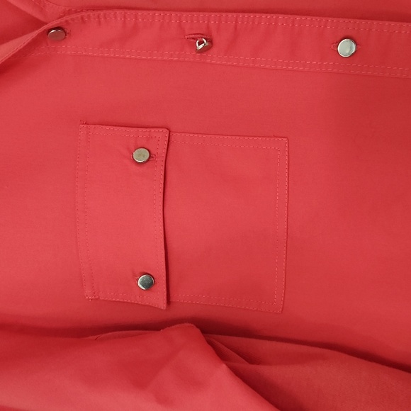 Pretty bright pink button down blouse by Croft & Barrow in great condition - Picture 3 of 8